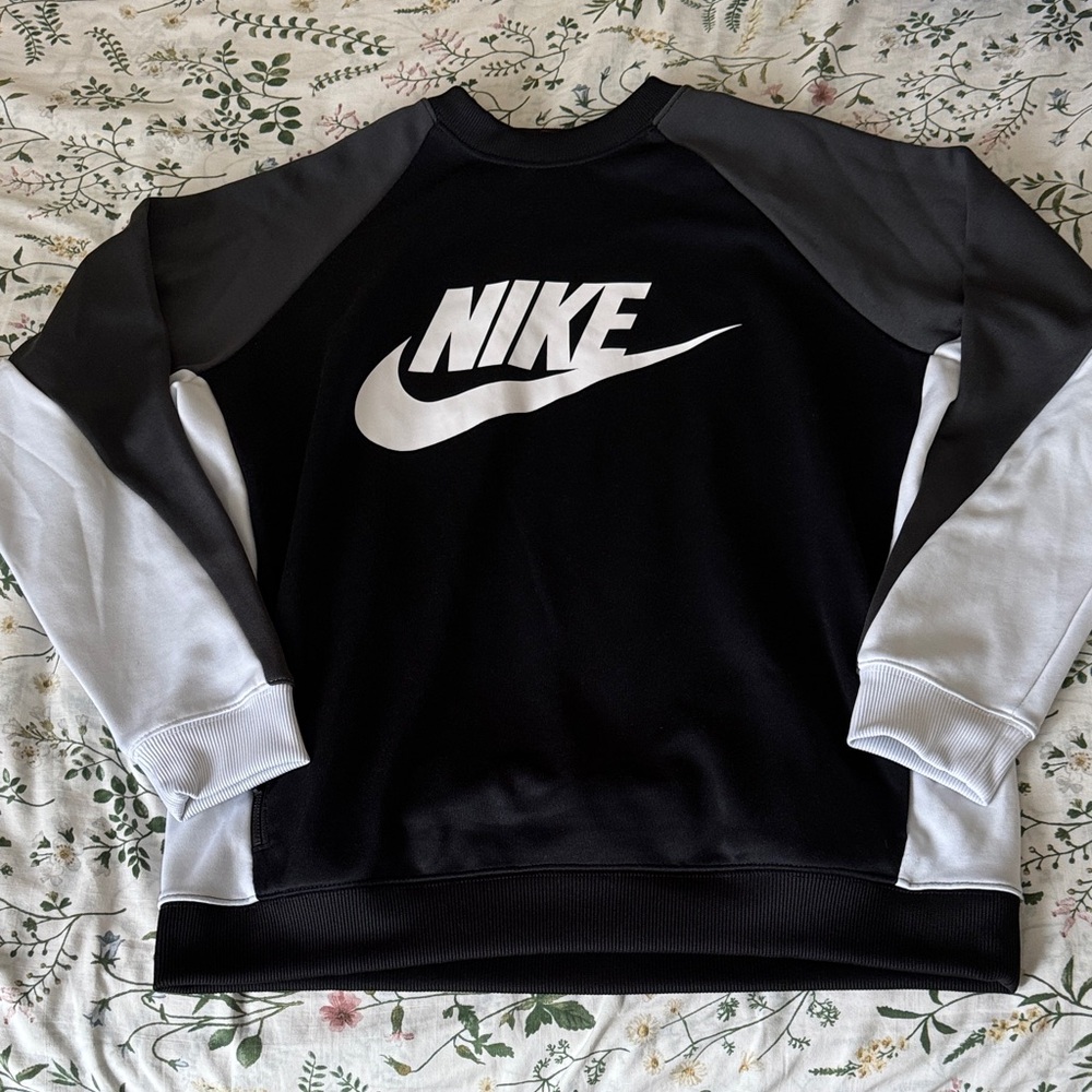 Nike Women's Black and White Crewneck Sweater